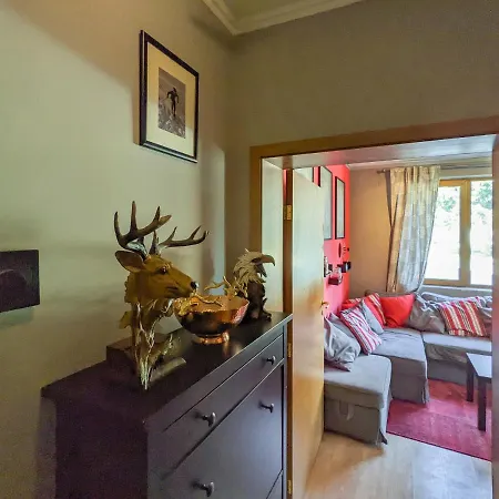 Gondola Flat Number 2 *