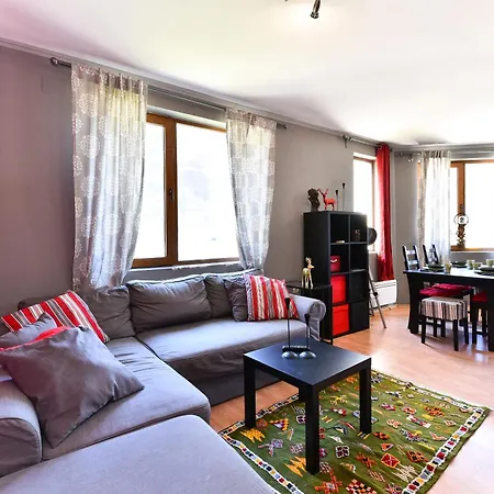 Gondola Flat Number 2 *