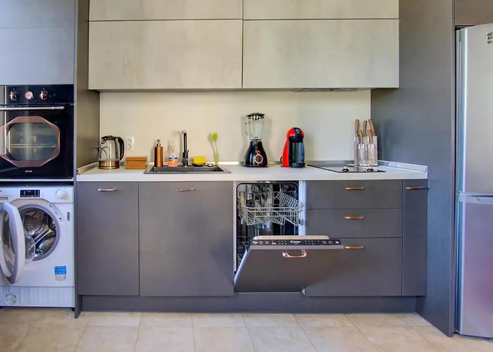 Gondola Flat Number 2 *