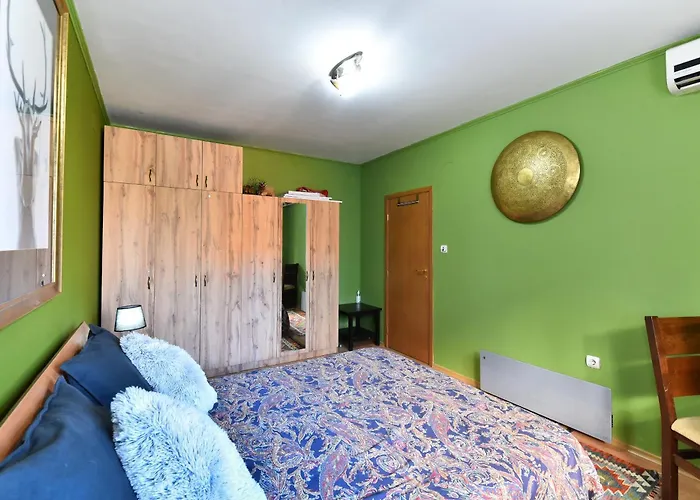 Gondola Flat Number 2 公寓 *