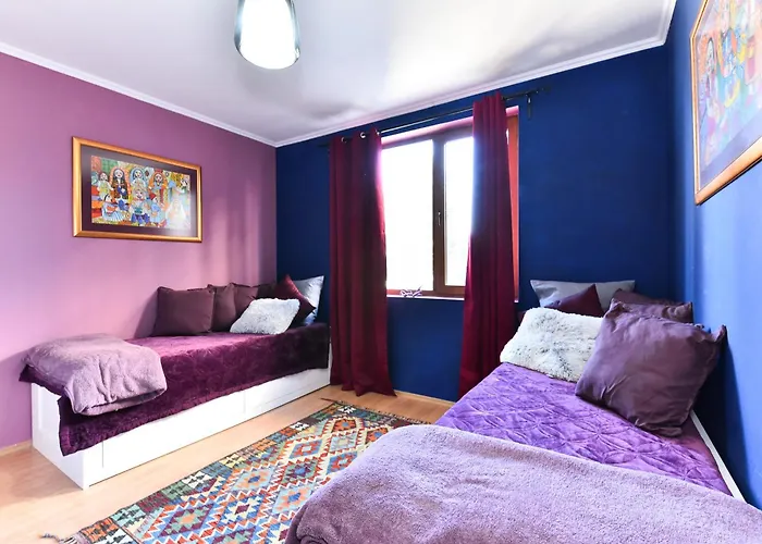 Gondola Flat Number 2 * בנסקו